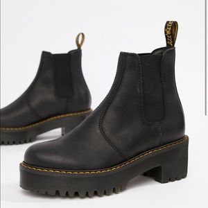 Dr Martens Rometty Black Leather Chelsea Boot